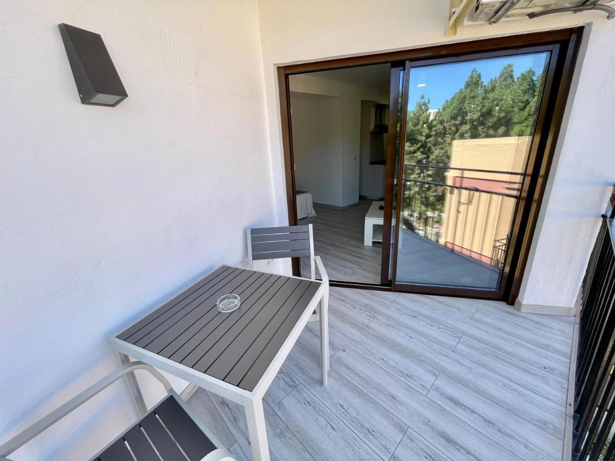 Brand New In The Location In Apartment *